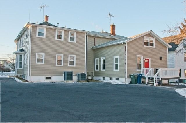 More Photos Of 418-420 W Clayton St, Waukegan Office For Sale