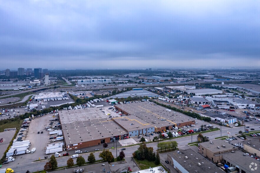 More Photos Of 98-102 Rutherford Rd S, Brampton Warehouse For Lease
