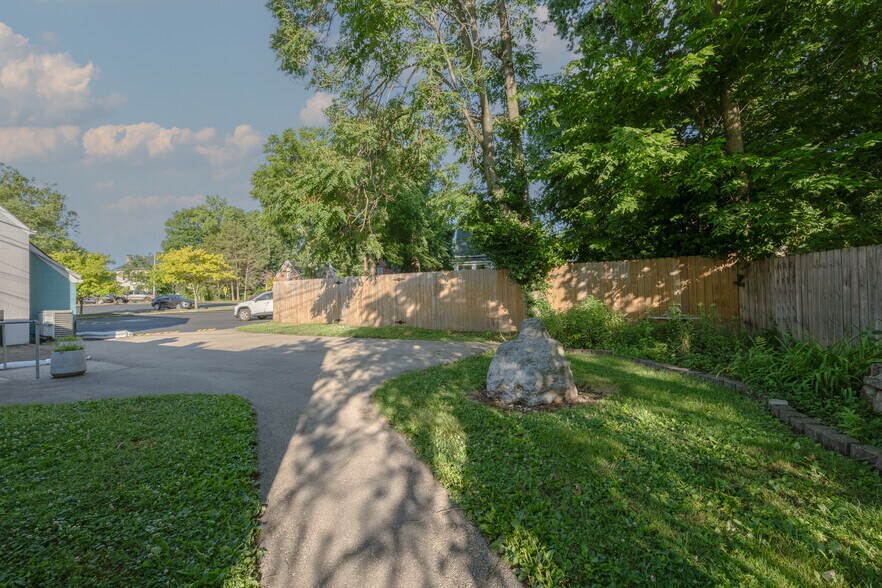 More Photos Of 220 Xenia Ave, Yellow Springs Storefront For Sale