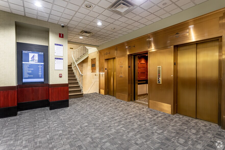 More Photos Of 1391 Main St, Springfield Office For Lease