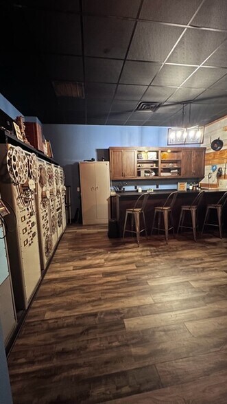 More Photos Of 550 Overlook Dr, Winter Haven Warehouse For Sale