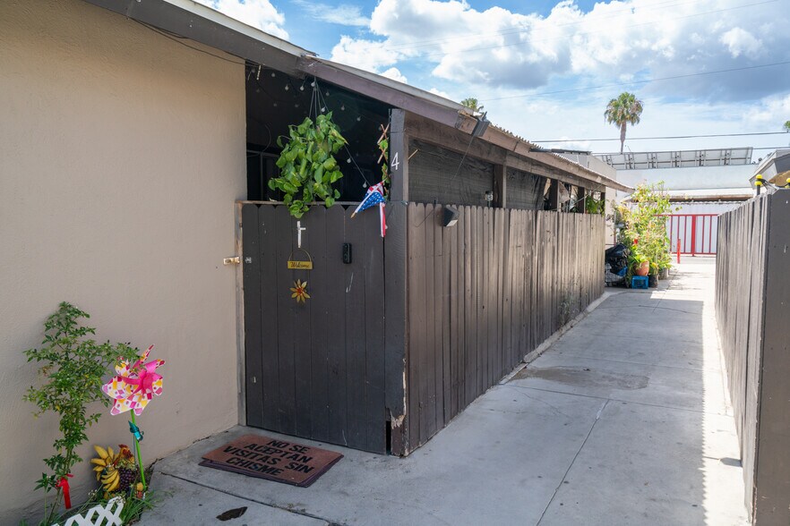 More Photos Of 1804 W Glen Ave, Anaheim Apartments For Sale