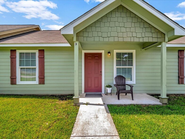 More Photos Of 3205 Sam Rayburn, Brookeland Apartments For Sale