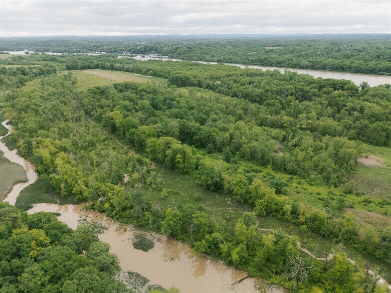 More Photos Of 37-60 Blackburn Rd, Selkirk Apartments For Sale