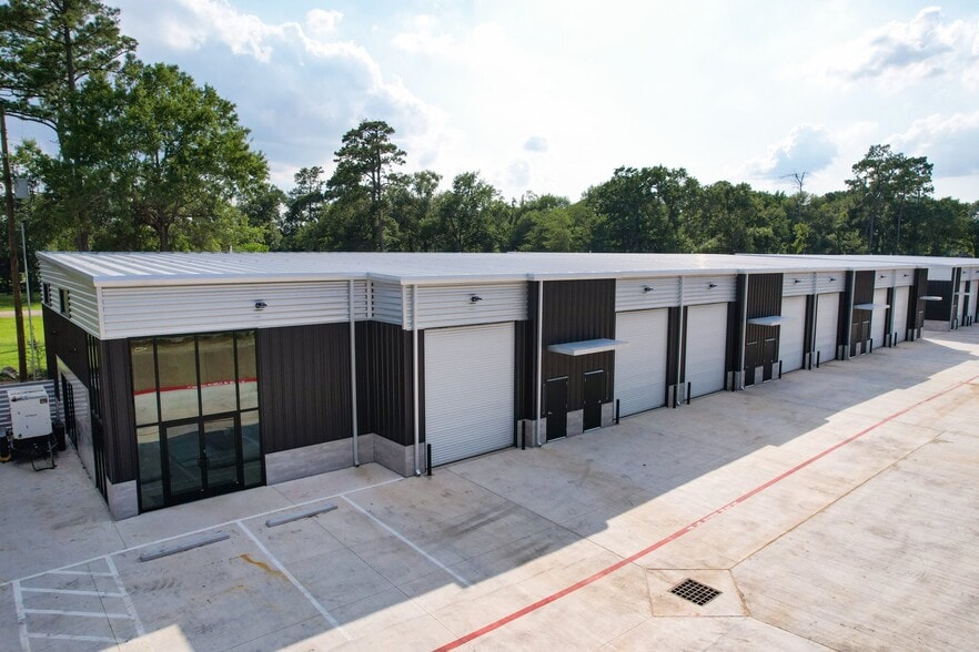 More Photos Of 12402 Malcomson Rd, Houston Self Storage For Sale