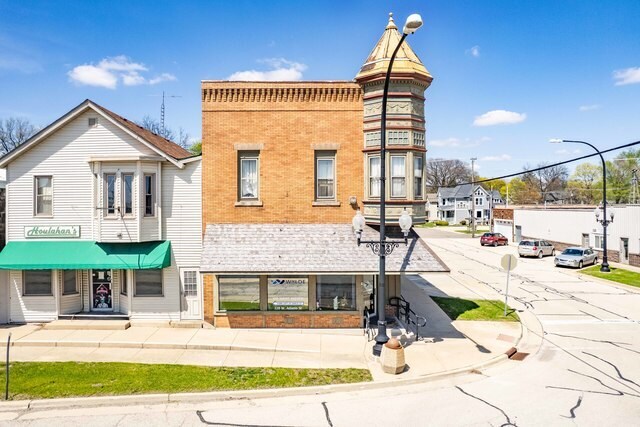 More Photos Of 200 W Lincoln St, Waterman Storefront Retail Residential For Sale