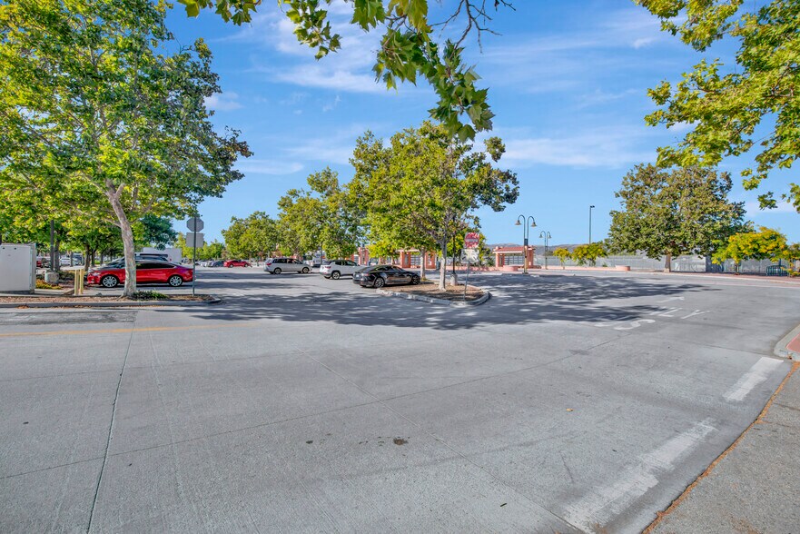 More Photos Of 7191 Eigleberry St, Gilroy Apartments For Sale