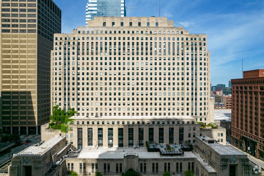 More Photos Of 2 N Riverside Plz, Chicago Office For Lease