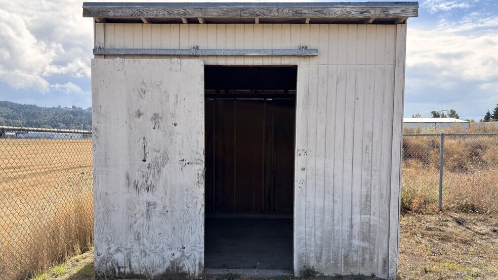More Photos Of 2144 Pacific Ave S, Kelso Warehouse For Lease
