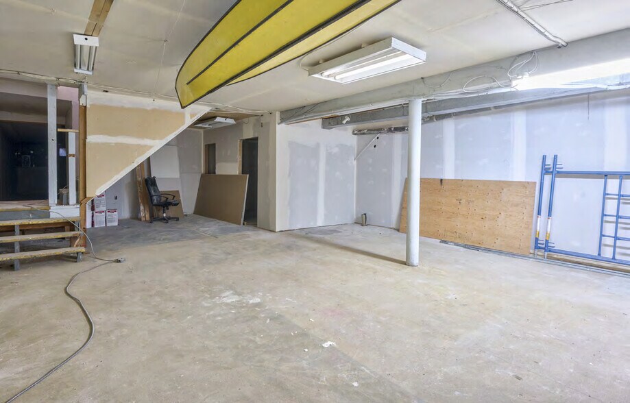 More Photos Of 33719 Essendene Ave, Abbotsford Storefront For Sale