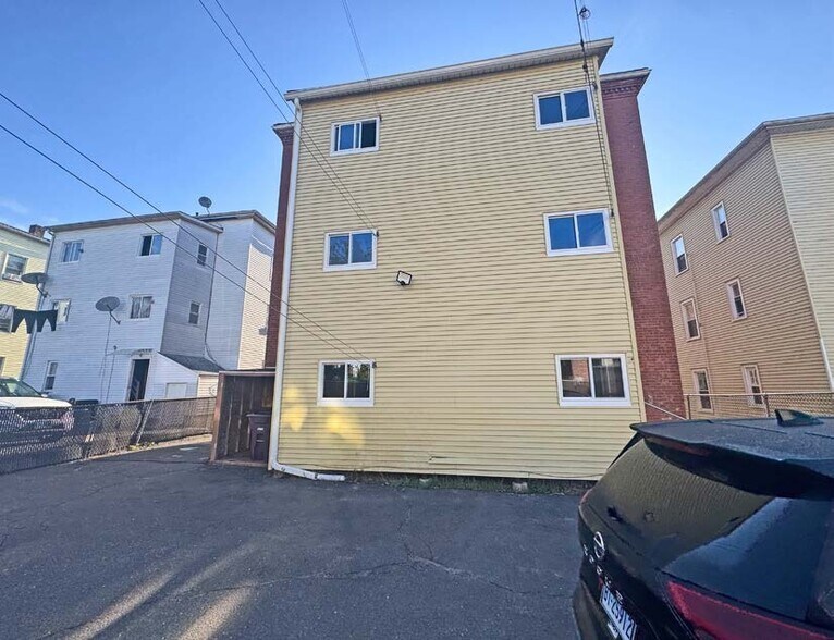 More Photos Of 146-148 Grove St, New Britain Apartments For Sale
