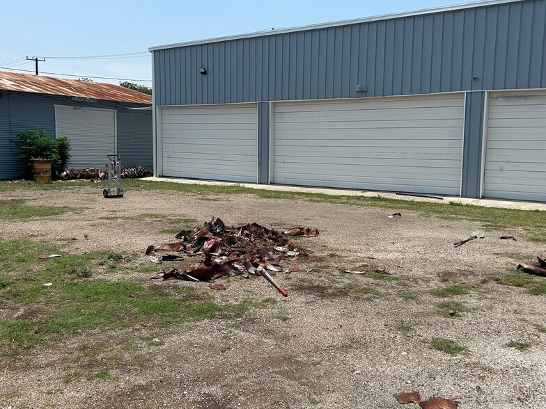 More Photos Of 917 S Staples St, Corpus Christi Unknown For Lease