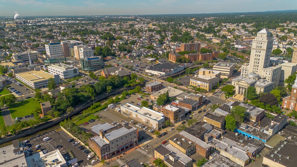 More Photos Of 1144 Elizabeth Ave, Elizabeth General Retail For Sale
