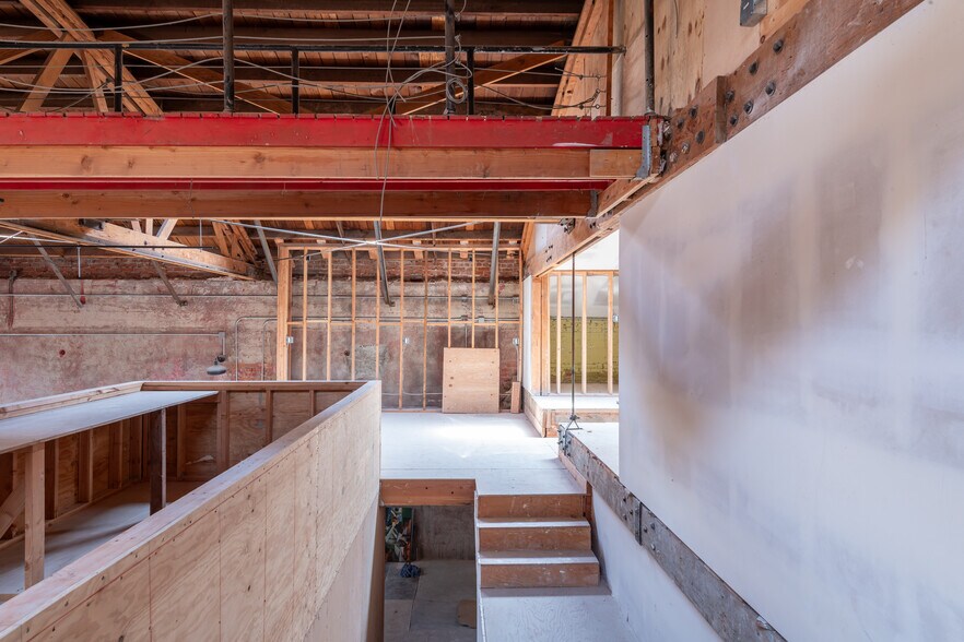 More Photos Of 5253 W Adams Blvd, Los Angeles Storefront Retail Office For Lease