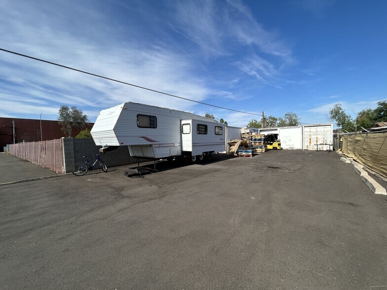 More Photos Of 112 S Country Club Dr, Mesa Light Distribution For Sale
