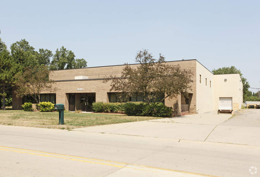 Primary Photo Of 38380-38400 Abruzzi Dr, Westland Warehouse For Lease