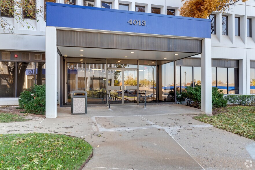 More Photos Of 4005 NW Expressway, Oklahoma City Unknown For Lease
