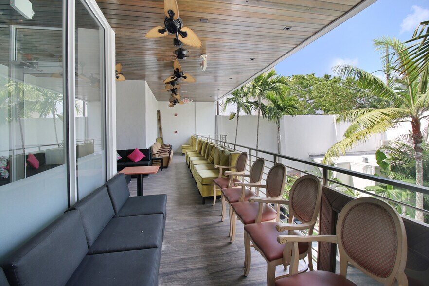 More Photos Of 1542 Washington Ave, Miami Beach Restaurant For Sale