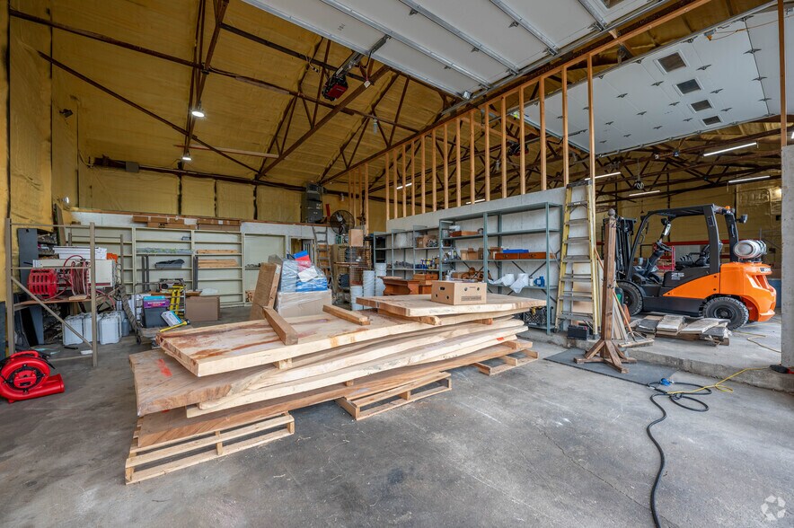 More Photos Of 1510 Amos Rd, Shelbyville Flex For Sale