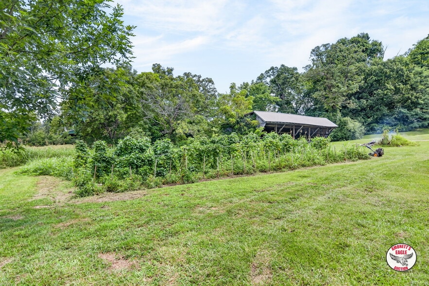 More Photos Of 2969 Moodyville Rd, Byrdstown General Retail For Sale