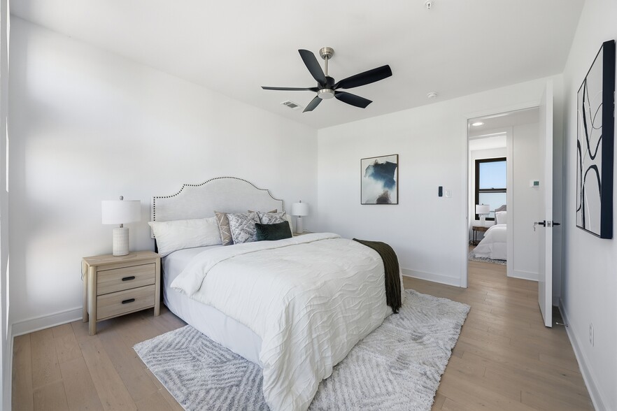 More Photos Of 2631 Kirby st, Dallas Multifamily For Sale