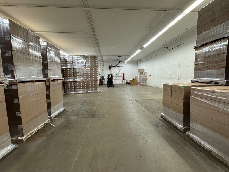 More Photos Of 19178 Industrial Blvd NW, Elk River Manufacturing For Sale