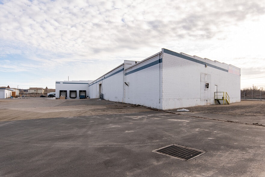 More Photos Of 248-282 W 33rd St, Ogden Distribution For Lease