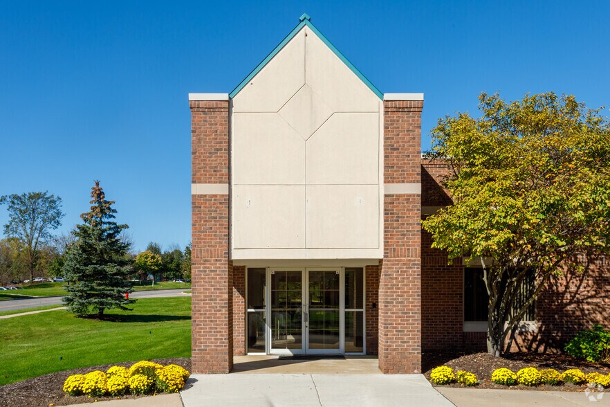 More Photos Of 3923 Ranchero Dr, Ann Arbor Office For Sale