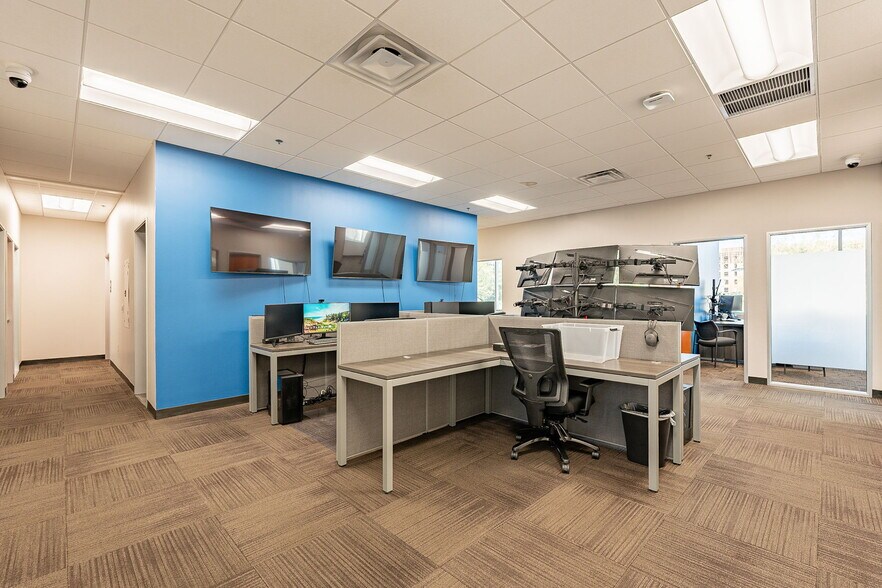 More Photos Of 1095 W Rio Salado Pky, Tempe Loft Creative Space For Sale