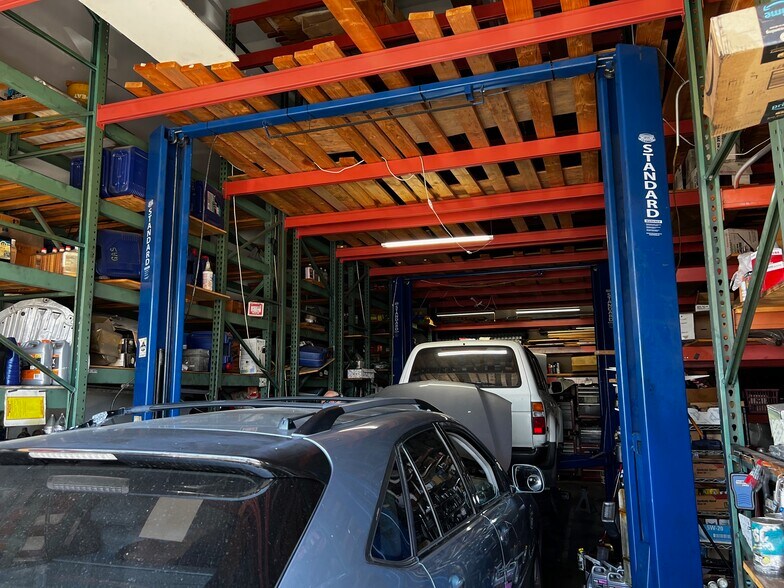 More Photos Of 11841 Washington Blvd, Whittier Auto Repair For Lease