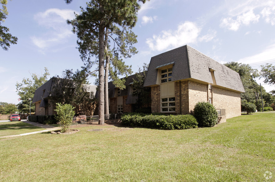 Primary Photo Of 127 N Main St, Statesboro Office For Lease