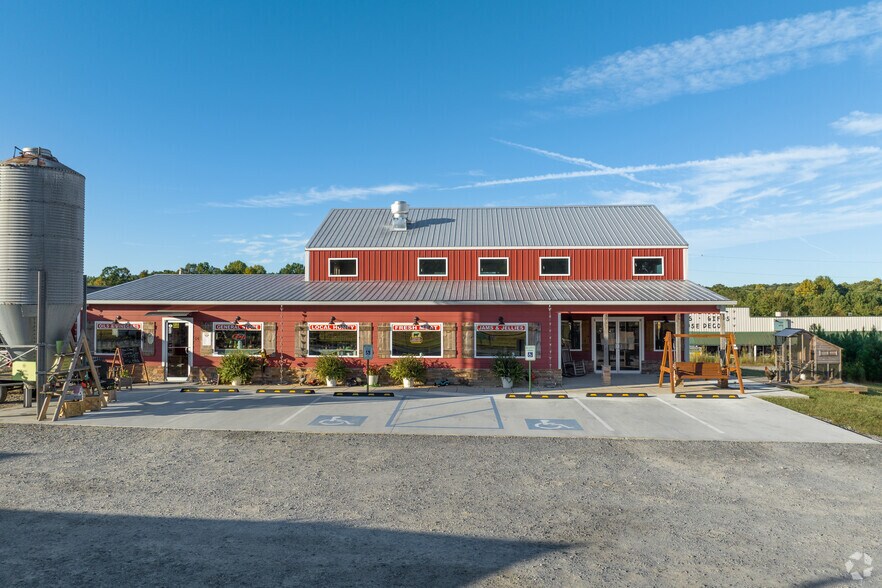 More Photos Of 54 Roosters Way, Jasper Restaurant For Sale