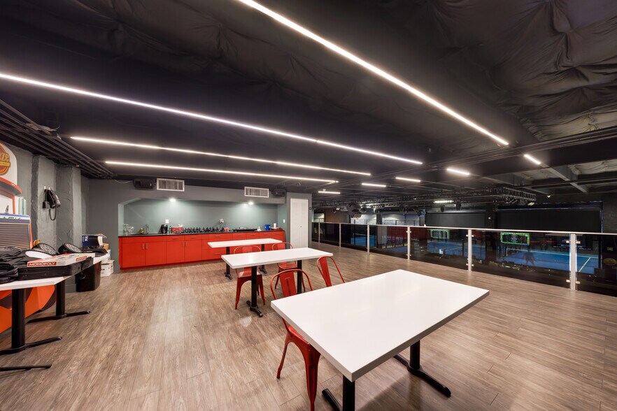 More Photos Of 1360 NW 88th Ave, Doral Bar For Sale