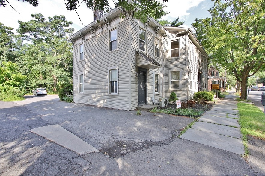 More Photos Of 231 Clinton Ave, Kingston Loft Creative Space For Sale