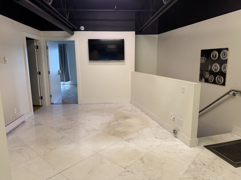 More Photos Of 9059-9079 Shaughnessy St, Vancouver Warehouse For Sale