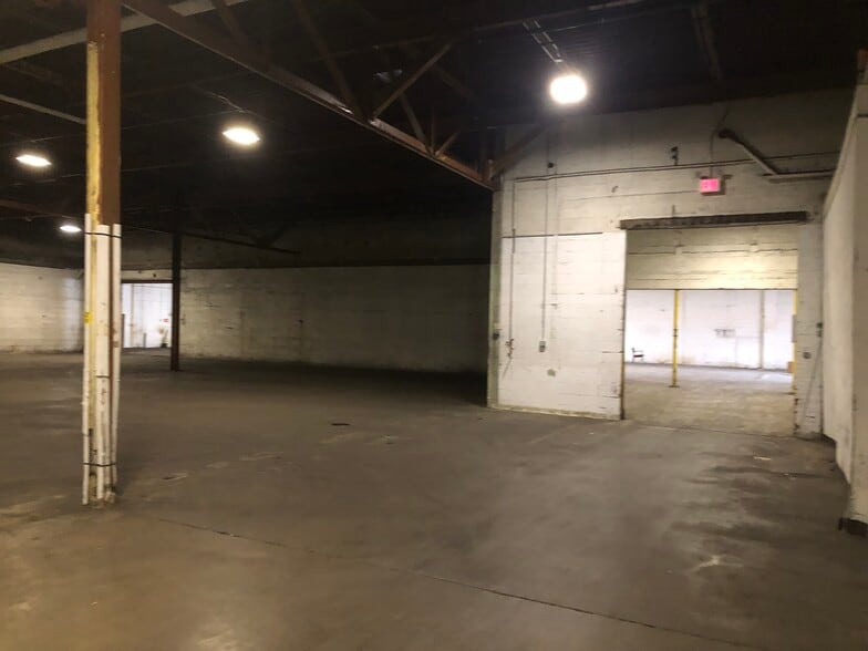 More Photos Of 263-275 Park Ave, East Hartford Warehouse For Lease