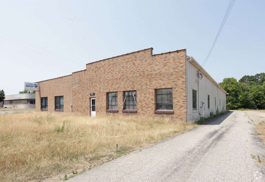More Photos Of 9702 Portage Rd, Portage Warehouse For Lease