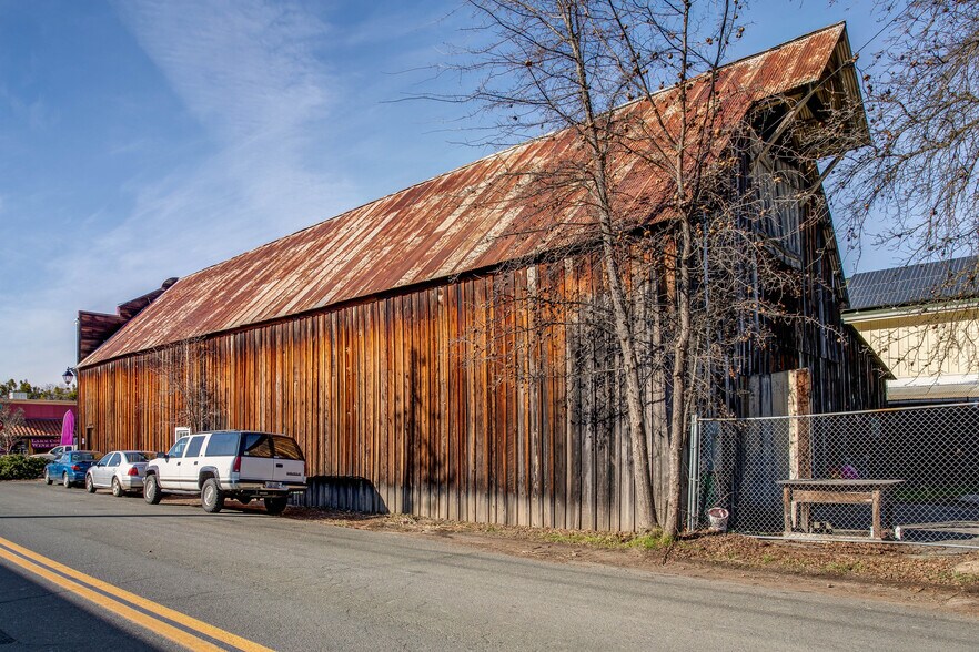 More Photos Of 9510 Main St, Upper Lake Freestanding For Sale