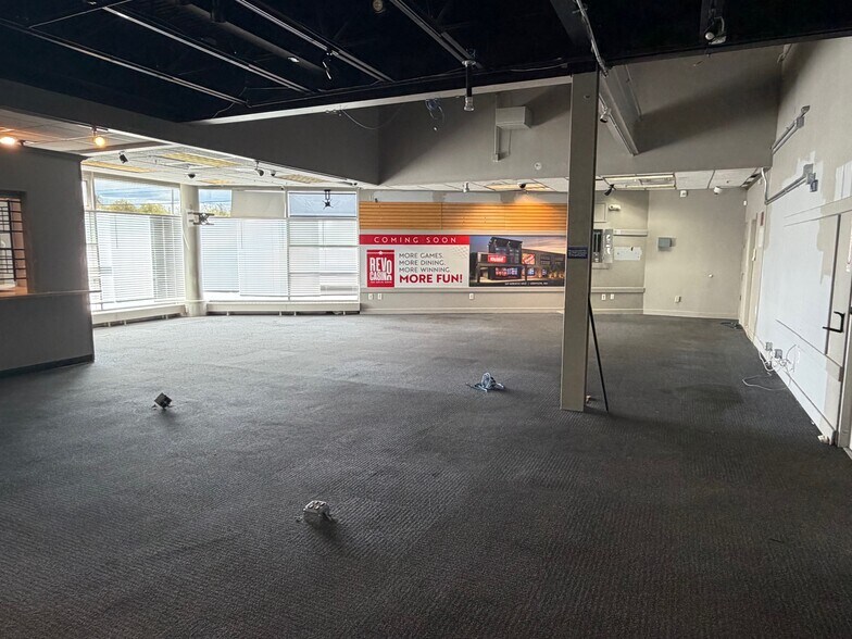 More Photos Of 45 Hanover St, Lebanon General Retail For Lease