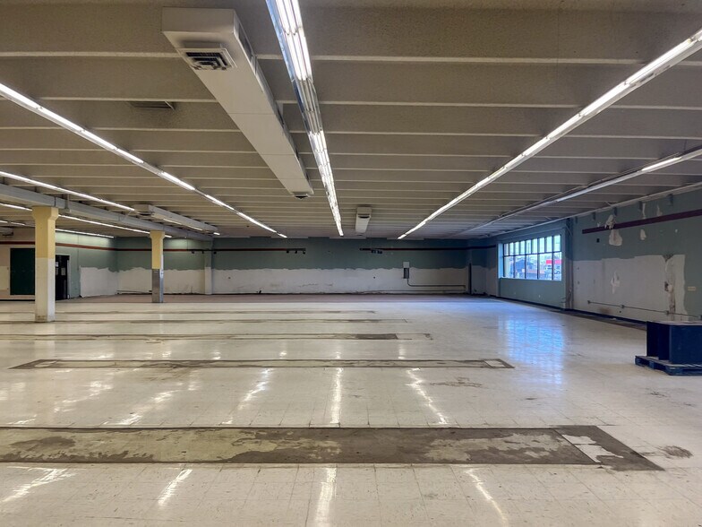 More Photos Of 12824-12825 W 14th Ave, Airway Heights Supermarket For Sale