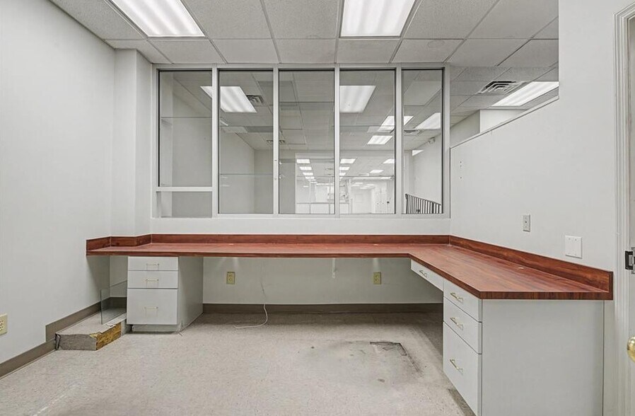 More Photos Of 127 Hay St, Fayetteville Storefront For Sale