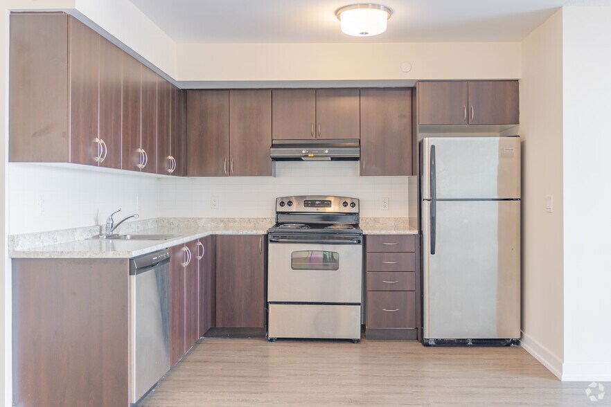 More Photos Of 73 Bayly St W, Ajax Apartments For Lease