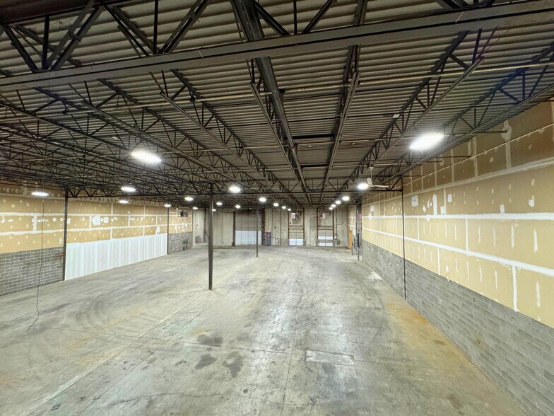 More Photos Of 8804 Bash St, Indianapolis Warehouse For Lease