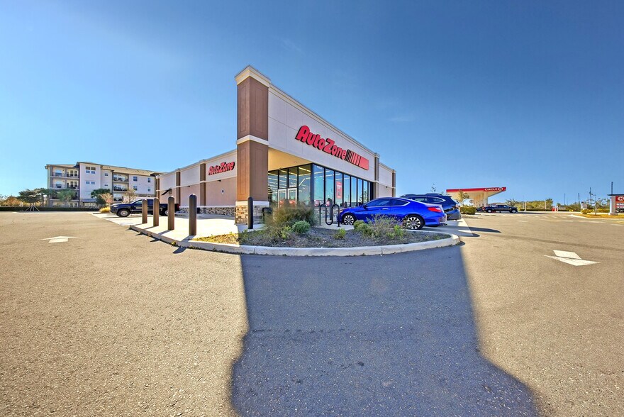 More Photos Of 11820 E State Road 64, Bradenton General Retail For Sale