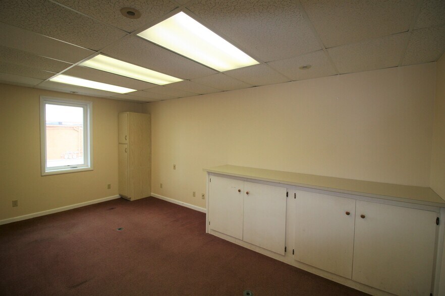 More Photos Of 1091 Central Ave, Wabash Office For Sale