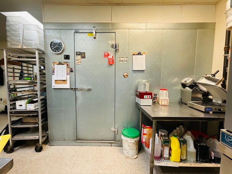 More Photos Of 439 Pittsfield Rd, Lenox Freestanding For Sale