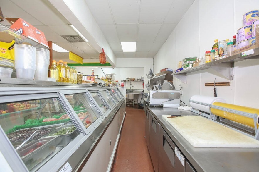 More Photos Of 1801 W Whittier Blvd, Montebello Storefront Retail Office For Lease