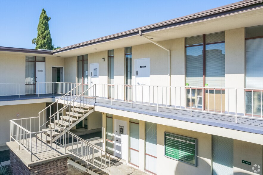 More Photos Of 3840 Woodruff Ave, Long Beach Medical For Lease