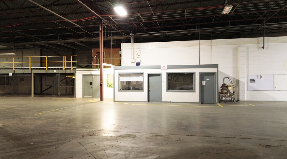 More Photos Of 2415 N Highway 81, Anderson Manufacturing For Lease