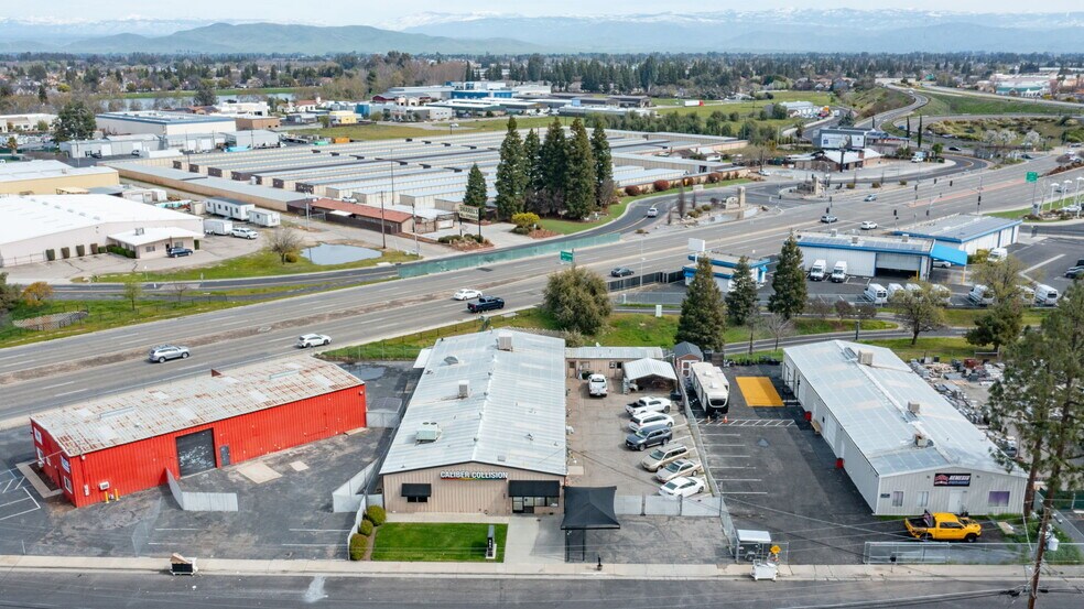 More Photos Of 361 N Minnewawa Ave, Clovis Service For Sale